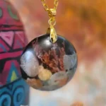 Handcrafted Resin Pendant Botanica - Luna 04