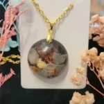 Handcrafted Resin Pendant Botanica - Luna 08