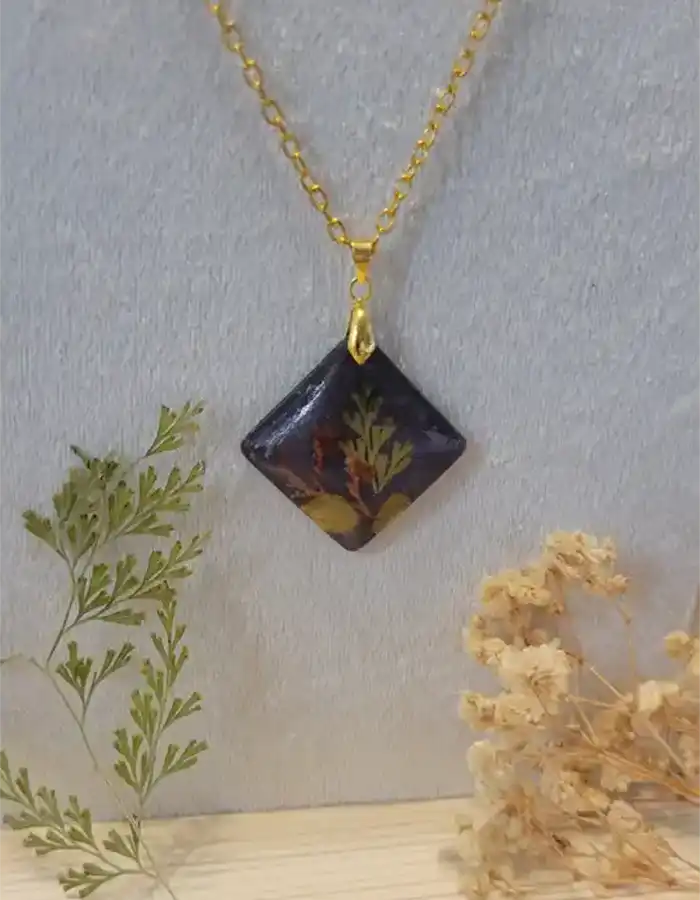 Handcrafted Resin Pendant - Zar-e-Gul