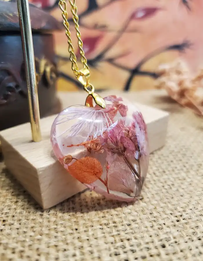 Handmade Resin Pendant - Botanic Affection