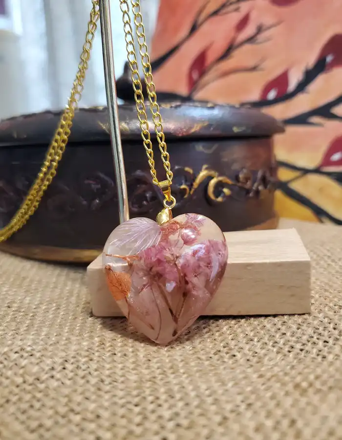 Handmade Resin Pendant - Botanic Affection