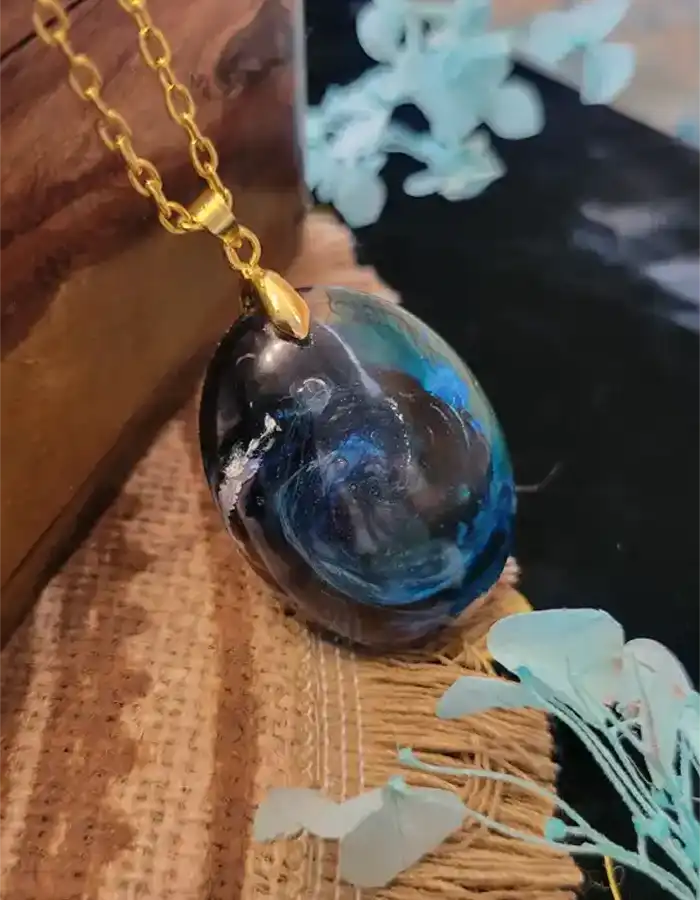 Handmade Resin Pendant - Falak-e-Raaz 7x9