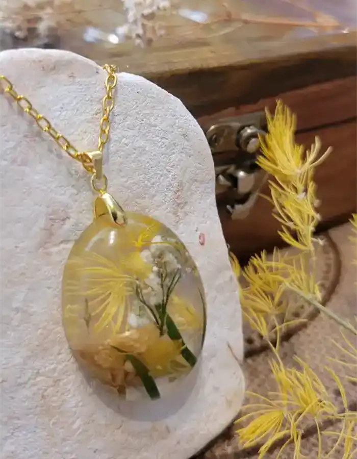 Resin Made Pendant - Nature’s Keepsakes
