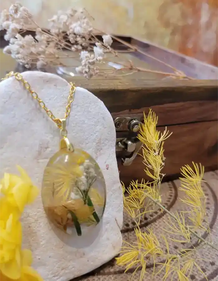 Resin Made Pendant - Nature’s Keepsakes