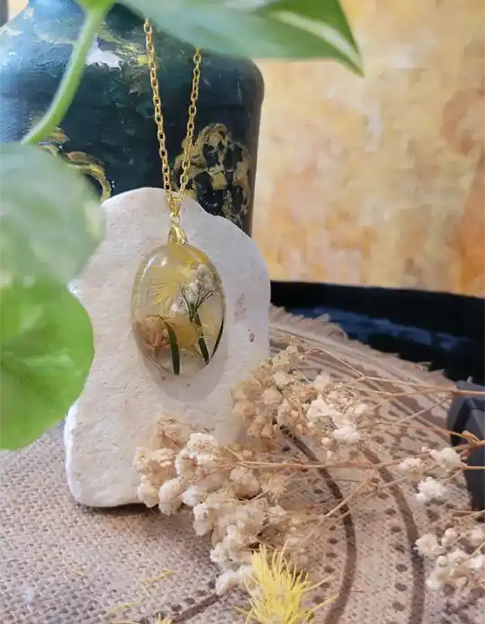 Resin Made Pendant - Nature’s Keepsakes