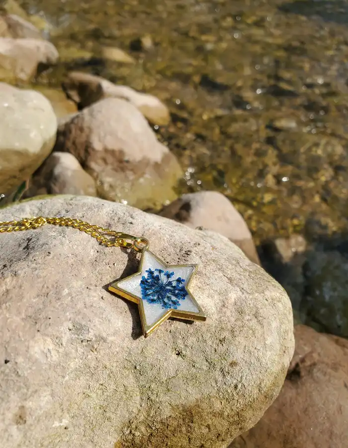 Resin Pendant - StarBloom